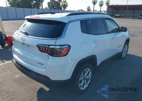 2025 Jeep Compass Latitude 4X4 из США, поврежденный, VIN 3C4NJDBN2ST551359